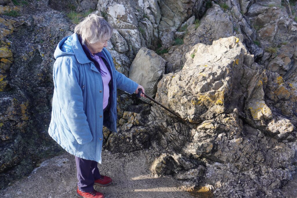 Margaret pointing out sromatolitic laminations in the Gwna limestone